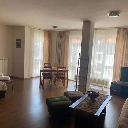 Royal Towers 738 * בנסקו